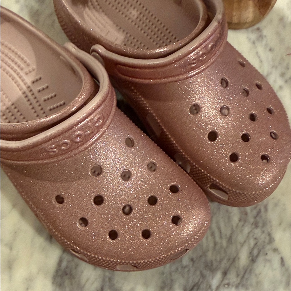 Women Pink Glitter Clogs - Picture 3 of 3
